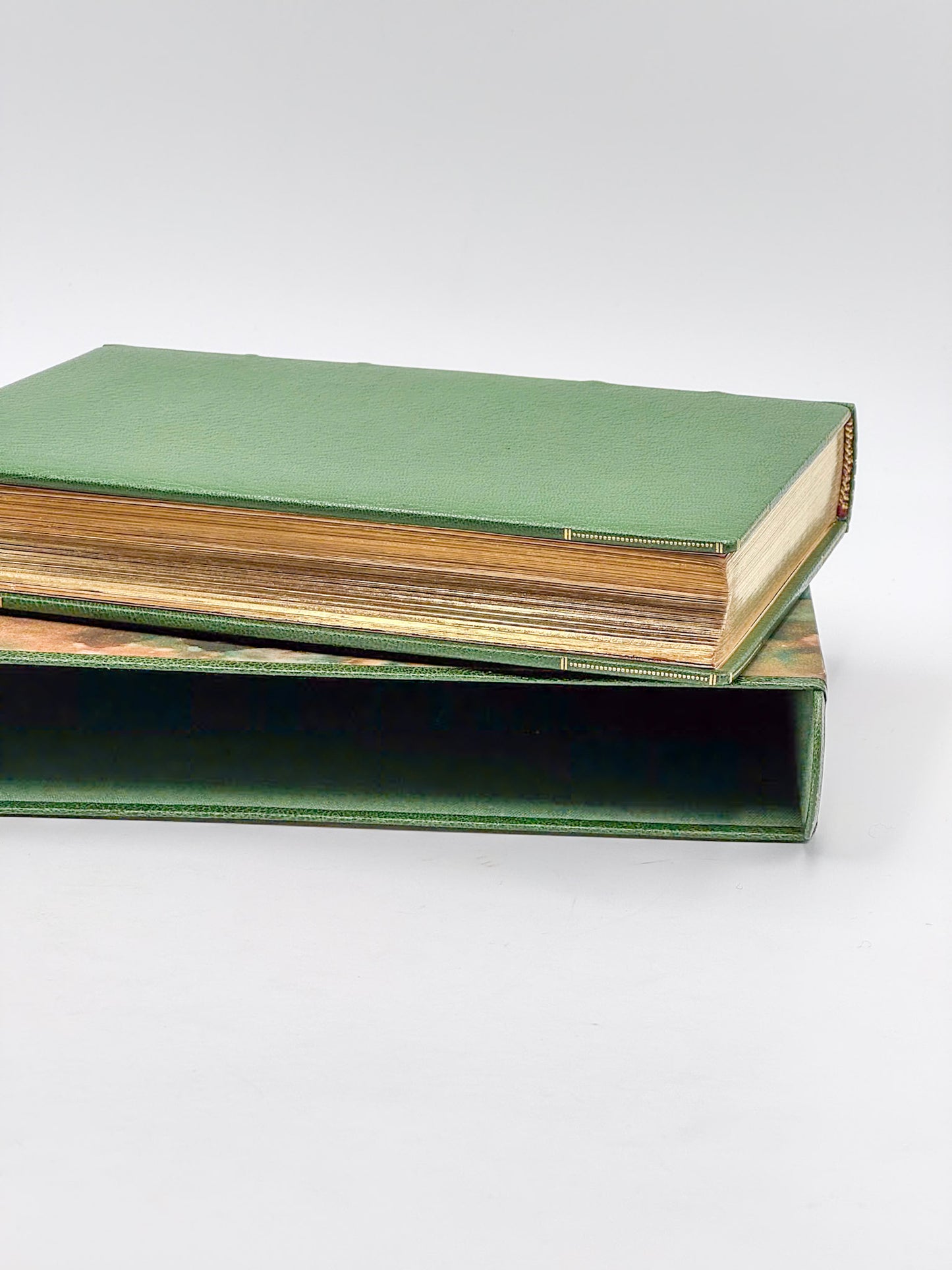 Les trophées. Illustrations en couleurs par Serge de Solomko.