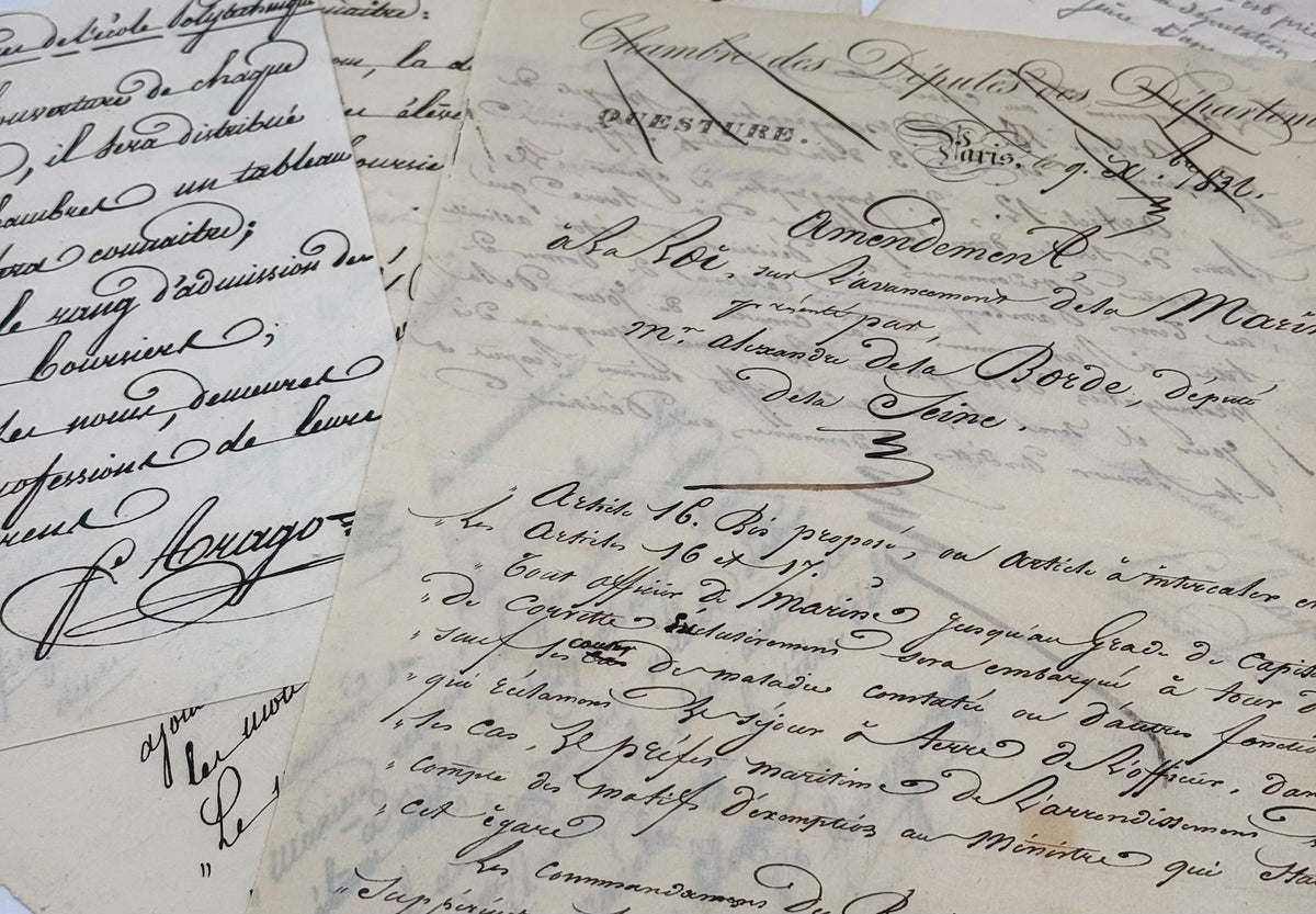 Ensemble de cinq pièces autographes de François Arago, député : amendements sur la marine et bourses de l'École polytechnique