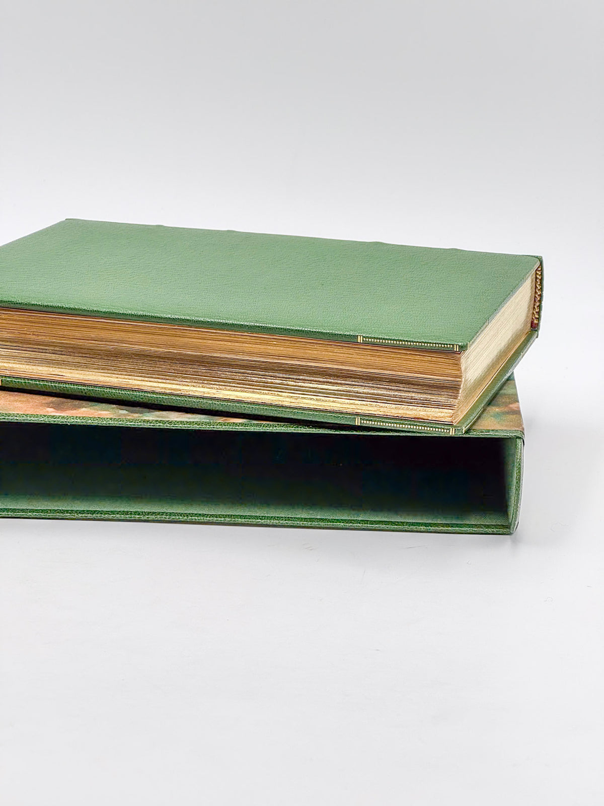 Les trophées. Illustrations en couleurs par Serge de Solomko.