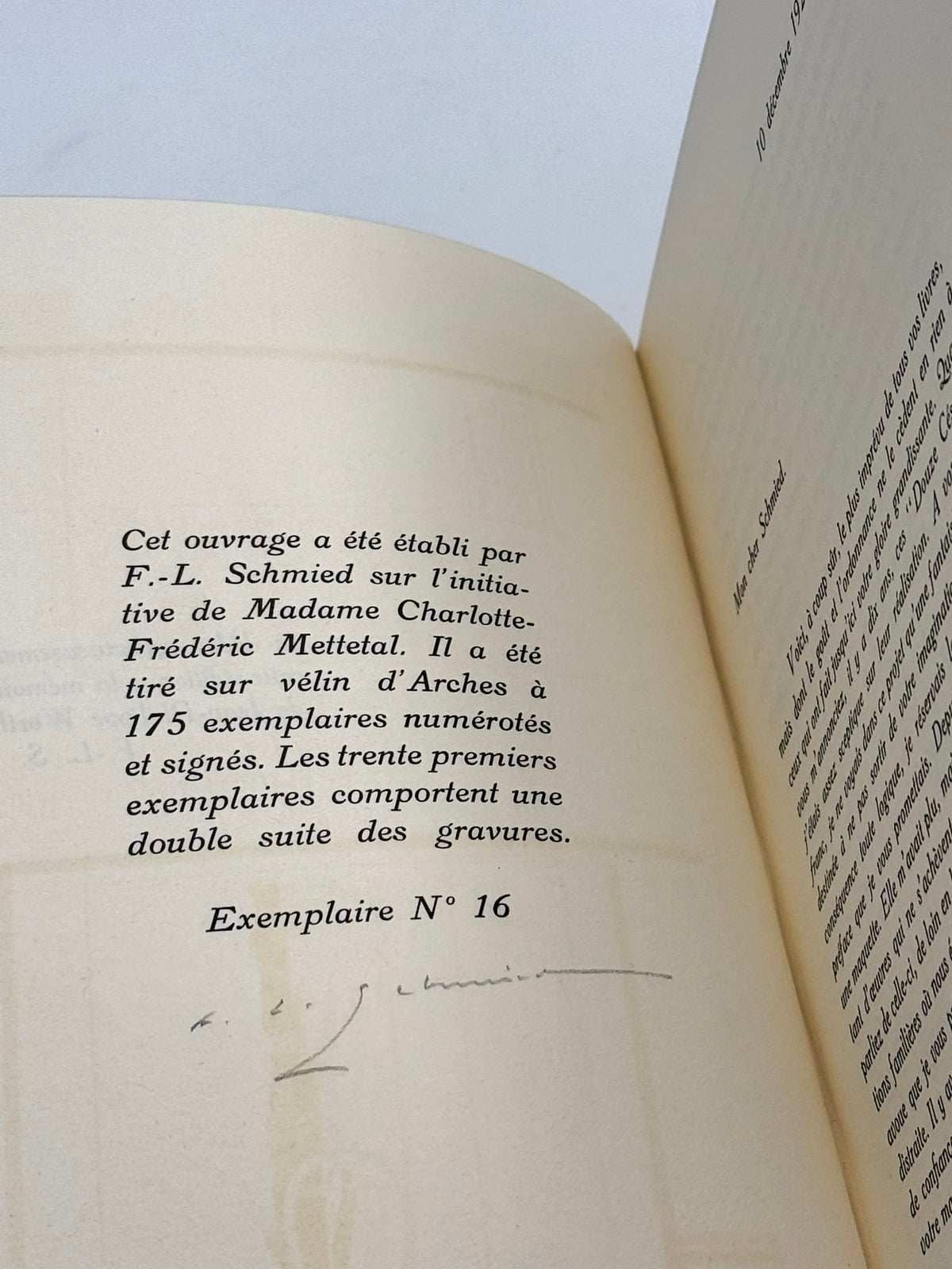 Les Douze Césars. Traduction inédite de Joseph Estève. Préface de Louis Barthou de l'Académie Française